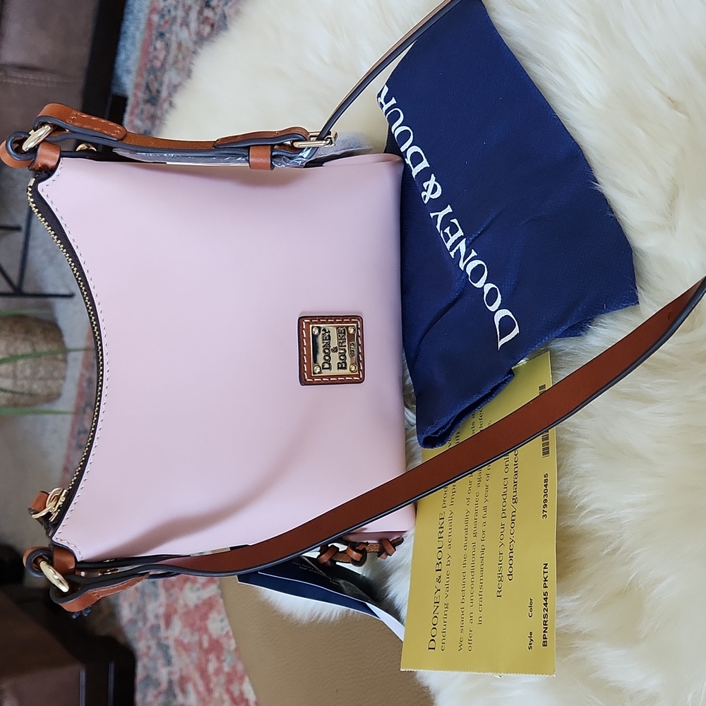 Beautiful NWT Dooney & Bourke Sorento Pink Leather Crossbody 20 Bag 🩷🎁